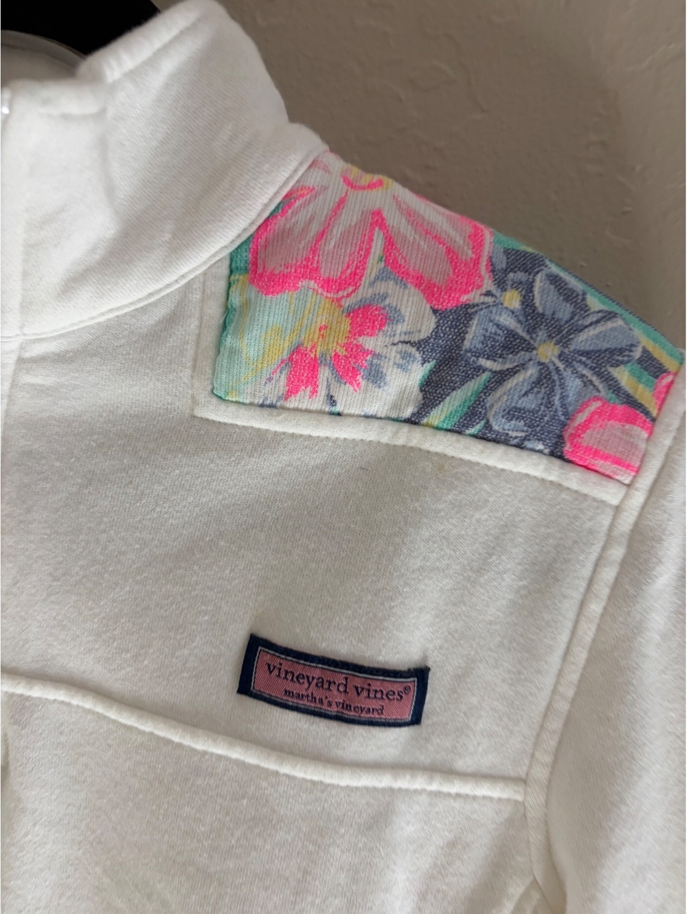 Vineyard vines pullover - Picture 2 of 8